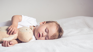 Cura del bebè + Sonno del bebè + associazione con il sonno