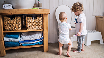 Bambino + educazione al vasino + abbigliamento